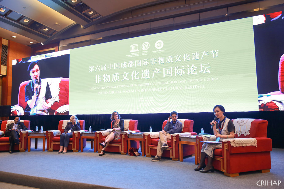 CRIHAP delegation takes part in the International Forum on Intangible Cultural Heritage of the 6th International Festival of Intangible Cultural Heritage in Chengdu